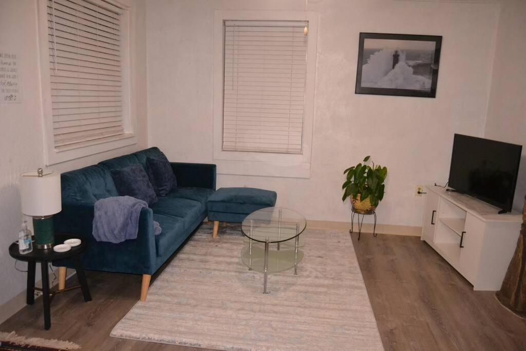 Bright And Cozy Lighthouse Cottage In Greenville Sc Ngoại thất bức ảnh