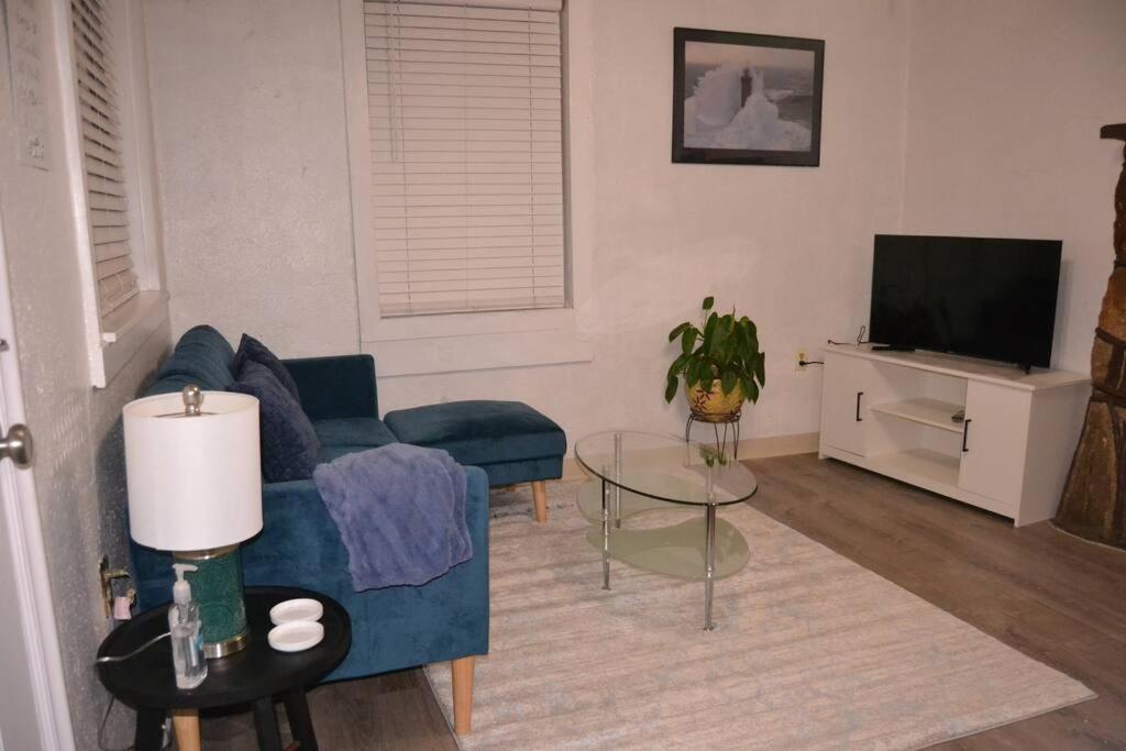 Bright And Cozy Lighthouse Cottage In Greenville Sc Ngoại thất bức ảnh