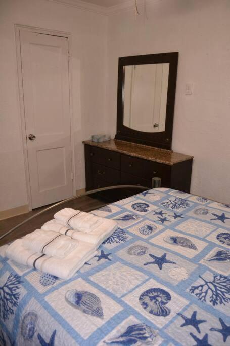 Bright And Cozy Lighthouse Cottage In Greenville Sc Ngoại thất bức ảnh