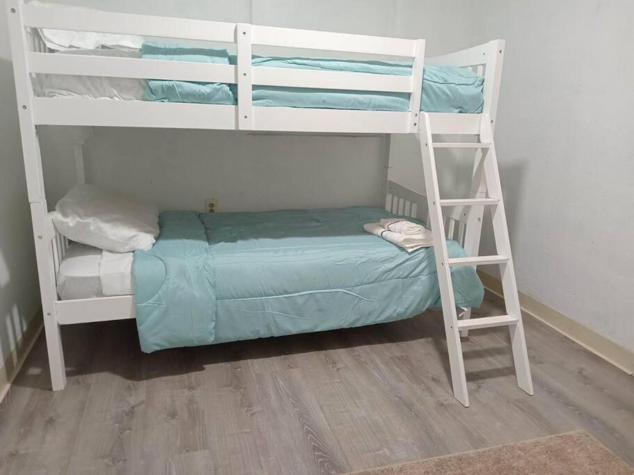 Bright And Cozy Lighthouse Cottage In Greenville Sc Ngoại thất bức ảnh