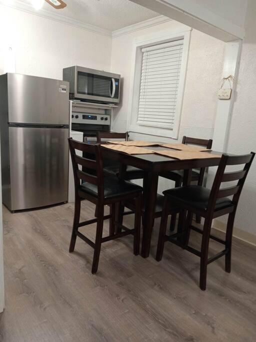 Bright And Cozy Lighthouse Cottage In Greenville Sc Ngoại thất bức ảnh